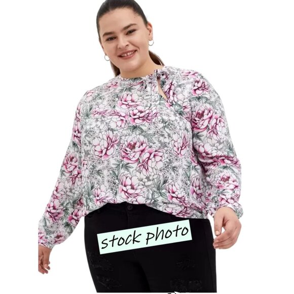 Torrid Georgette Bow Tie Blouse Top Size 3 3X White Pink Floral Career Feminine - Picture 1 of 11